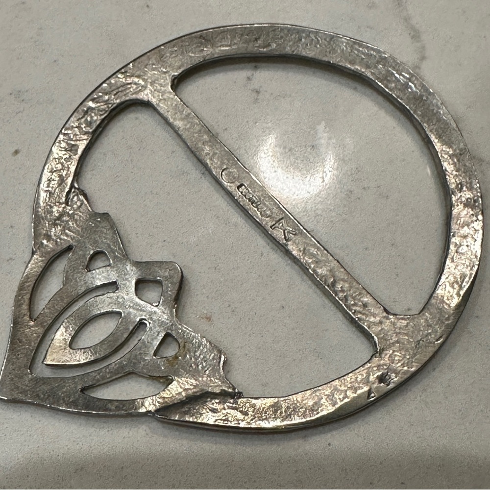 Vintage Scottish Celtic Trinity Knot Brooch Pewter XL Scotland 2.75” x 3.5” - Picture 5 of 6